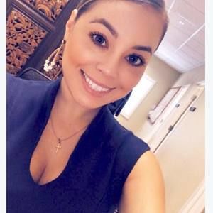 Meet your Posher, Larissa